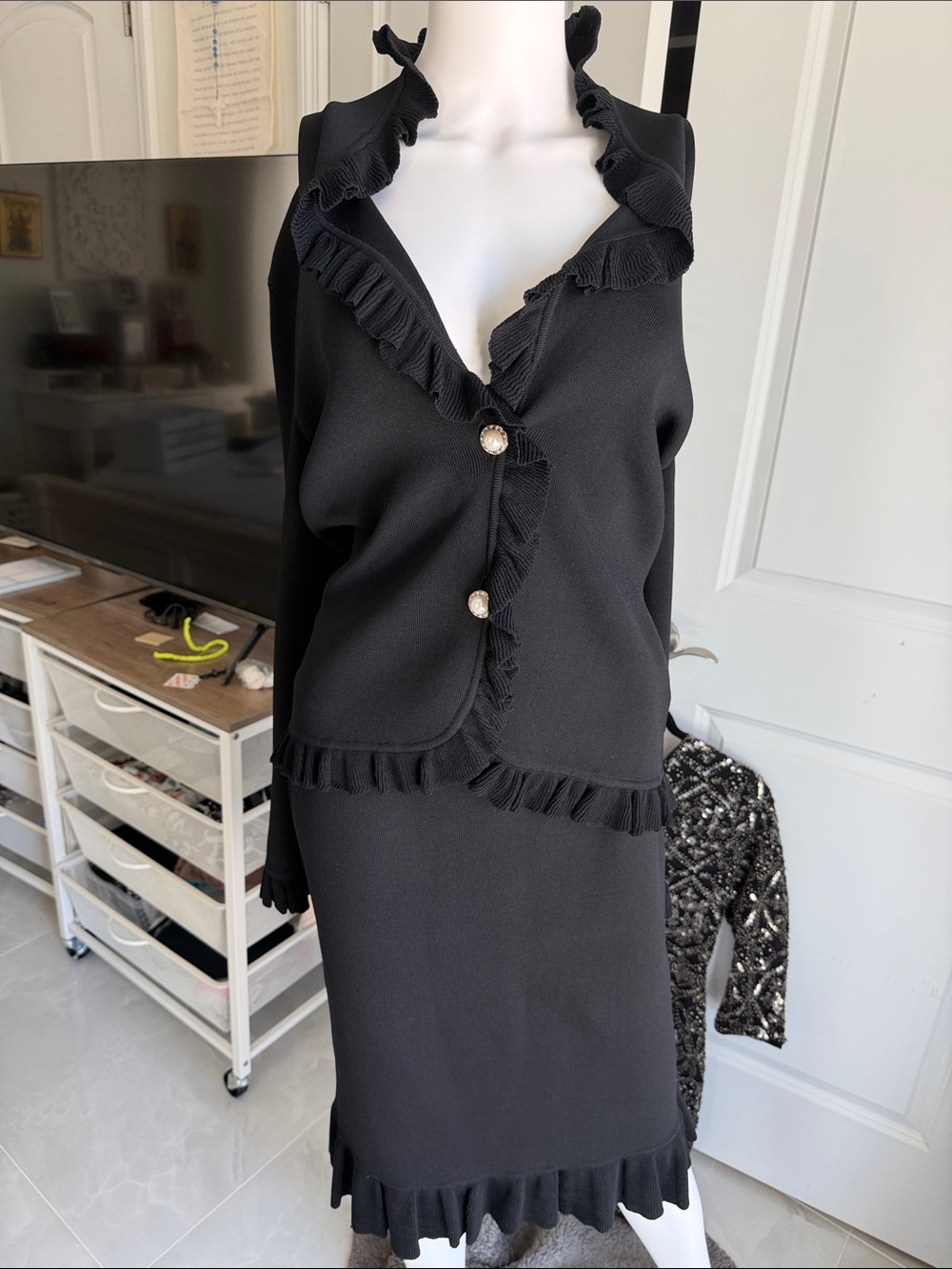 NWOT Vertigo Paris Elegant 2 piece Black Ruffle-Trim Pencil Skirt Set